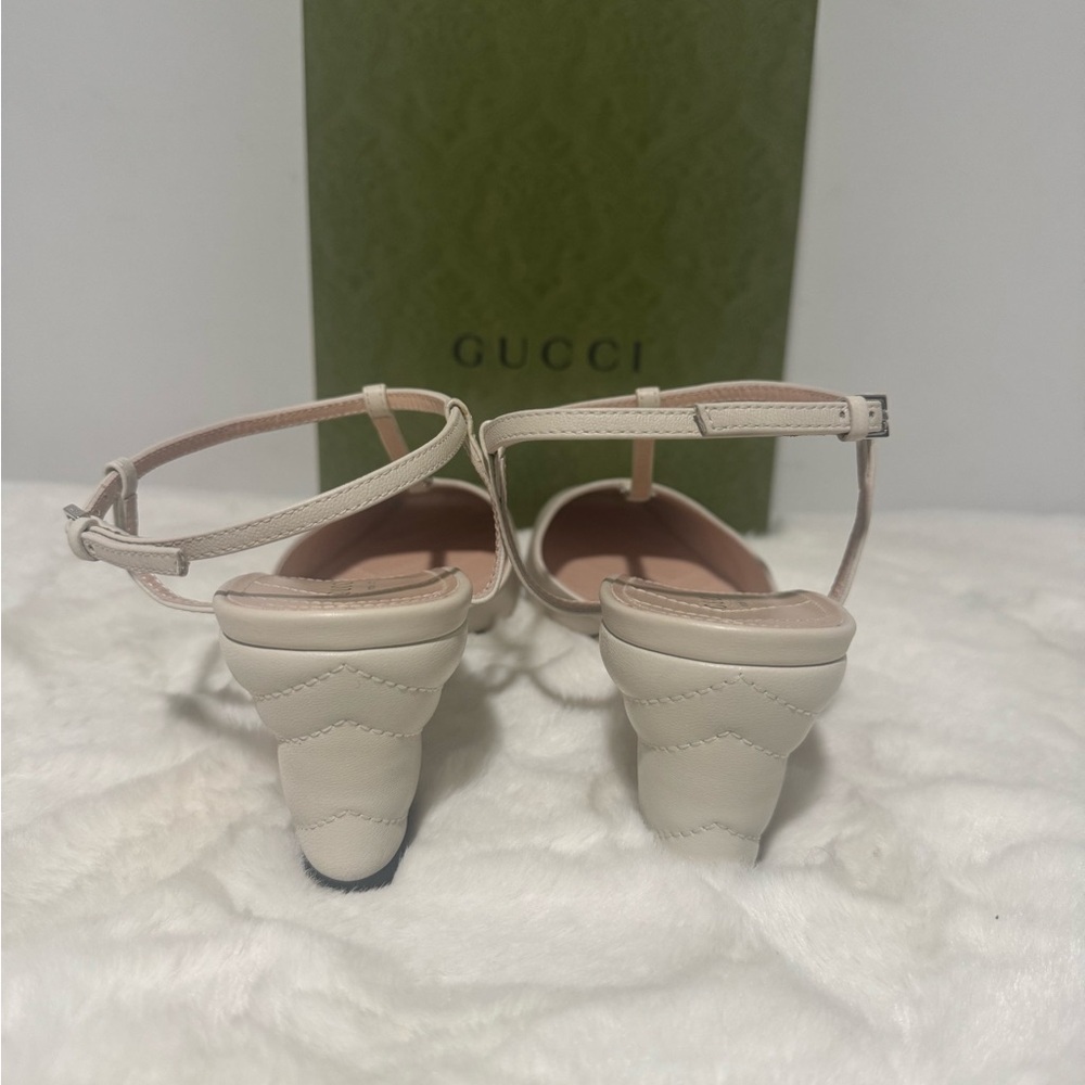 Gucci Elegant Cream T-Strap Heels - Picture 3 of 7